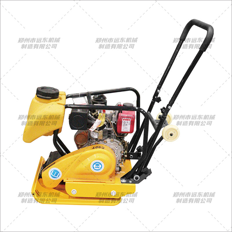 C90T型柴油款平板夯(图3) C90T型柴油款平板夯(图3)